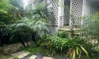 Imagem 3: Casa para aluguel tem 200 metros quadrados no bairro Auxiliadora com estacionamento- Porto