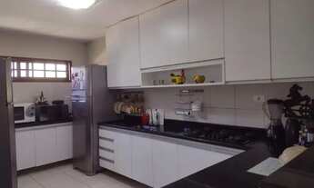 Imagem 6: Vendo linda casa em um dos condomínios mais belo de aldeia !