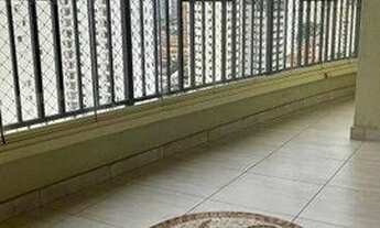 Imagem 7: Lindo apartamento com varanda envidraçada. O imóvel localizado no bairro Chácara Santo Ant