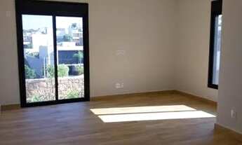 Imagem 7: Casa de condomínio para venda tem 315 metros quadrados com 4 quartos