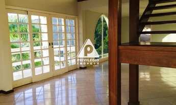 Imagem 2: Casa Triplex em Condomínio