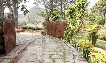 Imagem 2: Condomínio com muita área verde