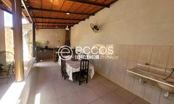 Imagem: Casa à venda, 2 quartos, 4 vagas, Ipê