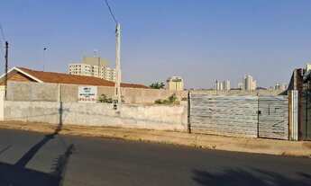 Imagem 2: 2 Terrenos com 10x38,5 cada (ao lado) medindo 770 m2 no Total. Obs: 216.0000 cada Lote