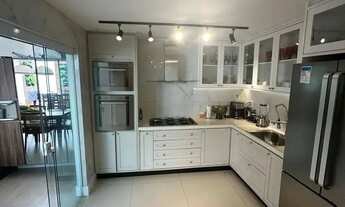 Imagem 7: EXCLUSIVIDADE PORTEIRA FECHADA Casa de Alto Padrão em Condomínio No Calhau R$ 1.800.0