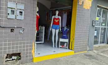 Imagem: Terreno com casas e comercio