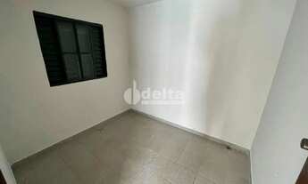 Imagem 4: Casa residencial com 3 quartos sendo 1 suíte, disponível para locação no bairro Umuarama e