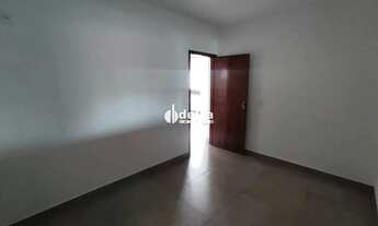 Imagem 5: Apartamento com 3 quartos sendo 1 suíte, disponível para locação no bairro Planalto em Ube