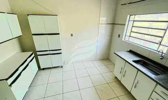 Imagem 5: Casa com 02 quartos e quintal espaçoso à venda no bairro Jussara