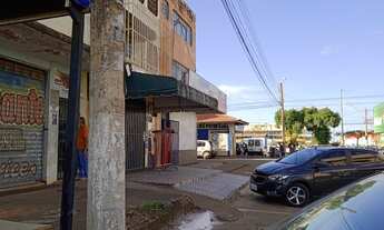 Imagem 4: Prédio inteiro com 04 pavimento, subsolo, loja térreo, primeiro andar e segundo andar