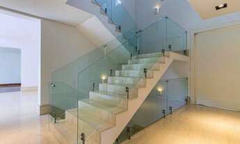 Imagem 5: Casa de condomínio para venda tem 720 metros quadrados com 4 quartos