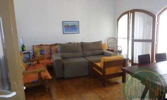 Imagem 2: CASA BEM LOCALIZADA COM 4 SUÍTES