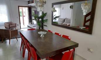 Imagem 3: Sobrado para venda tem 82 metros quadrados com 2 quartos em Centro - Garopaba - SC