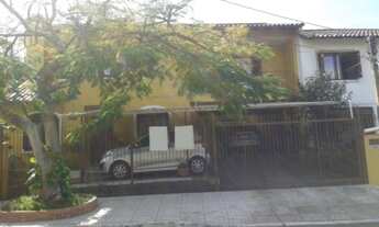 Imagem: Porto Alegre - Casa Padrão - Aberta Dos