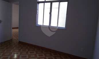 Imagem 3: Ótimo apartamento, prédio único com apenas três andares, um por andar, no coração da Vila