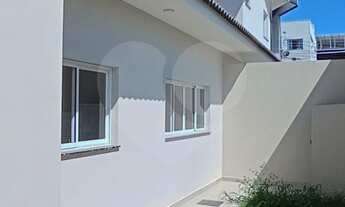 Imagem 4: Sobrado a venda no Pioneiros Catarinenses, com tres dormitórios, sendo uma suíte