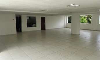 Imagem 3: Mansão no Cond. Atlantis com 3 Pavimentos e Elevador