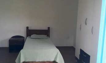 Imagem 5: Quarto individual mobiliado com garagem