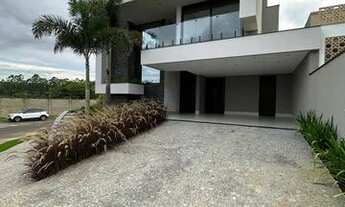 Imagem 3: Casa de condomínio sobrado para venda tem 335 metros quadrados com 4 quartos