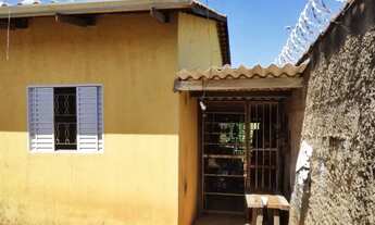 Imagem 5: Casa 02 com quartos sozinha no lote em Trindade. Escriturada!