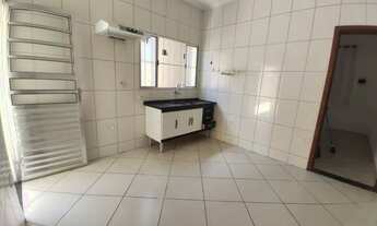 Imagem 4: Bela casa com 2 quartos/banheiro/2 vagas no Parque São Cristóvão!!!