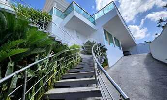 Imagem 2: Casa magnifica bem localizada com vista para a cidade