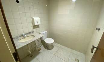 Imagem 3: Casa Comercial, terreno ENORME, pátio amplo, arborizado com depósito e pavilhão funos