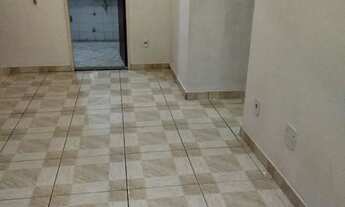 Imagem 2: California em frente ao estádio atlético