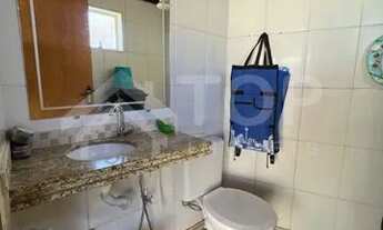 Imagem 6: Casa com quintal amplo e churrasqueira