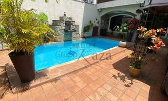 Imagem 3: Venda - Sobrado com piscina - 03 suítes- 300m² - Parque Industrial