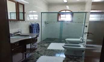 Imagem 7: Sobrado com 360 m², bem amplo, 4 dorms sendo 2 suítes e 5 vagas