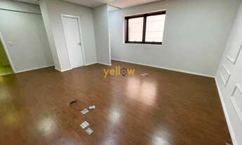 Imagem 3: Sala Comercial para Alugar em Center Ville Arujá, 36m², 1 Banheiro