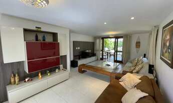 Imagem 6: Luxuosa Casa de 5 Quartos com Piscina e Infraestrutura Completa no Prestigiado Condomíni