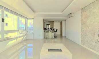 Imagem 3: Apartamento semi-mobiliado, 2 quartos, sendo 1 suíte, torre única, lareira, churrasqueira