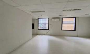 Imagem 2: Excelente sala comercial com 84,30 m², localizada no 3º andar