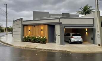 Imagem: Casa 3 dormitórios com piscina Villa Cassini