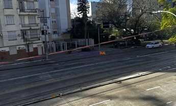 Imagem 6: Apartamento de 2 Dormitórios totalmente reformado com churrasqueira