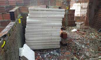 Imagem 6: Casa com estrutura iniciada para venda