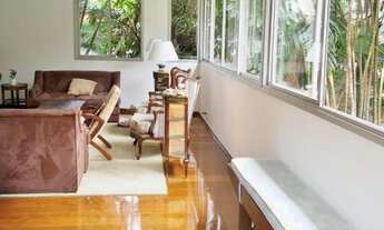 Imagem 7: Janelas incríveis em rua tranquila