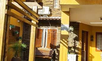 Imagem 2: Porto Alegre - Casa Padrão - Hípica