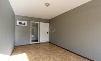 Imagem 3: Porto Alegre - Casa Padrão - Tristeza