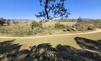 Imagem 6: Lote em congonhal com um pequeno rancho, ao lado da ponte do São Domingos