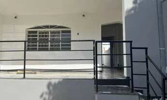 Imagem 4: Casa com três dormitorios Pq das Naçoes Americana