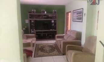 Imagem 2: Casa para venda possui 230 metros quadrados com 5 quartos em Jardim Maria Augusta - Taubat