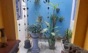 Imagem 6: Vendo casa com 4/4, sobrado, varanda, garagem coberta, escriturada no Bairro Poço