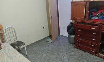 Imagem 4: Casa em rua pública