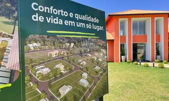 Imagem 4: Terreno nível da rua *Condomínio