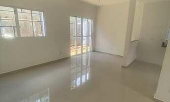 Imagem 3: Lindo Sobrado - 3 quartos - Suíte - quintal- Pisos em porcelanato. Pronto para morar!