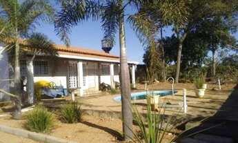 Imagem 3: Casa 02 qtos /suíte com Piscina em Condomínio a Beira Lago, Sala e cozinha Americana