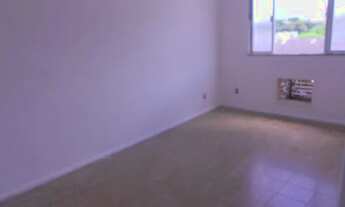 Imagem 3: Praça Seca -Amplo Apt. Dois Quartos c/Dependencia